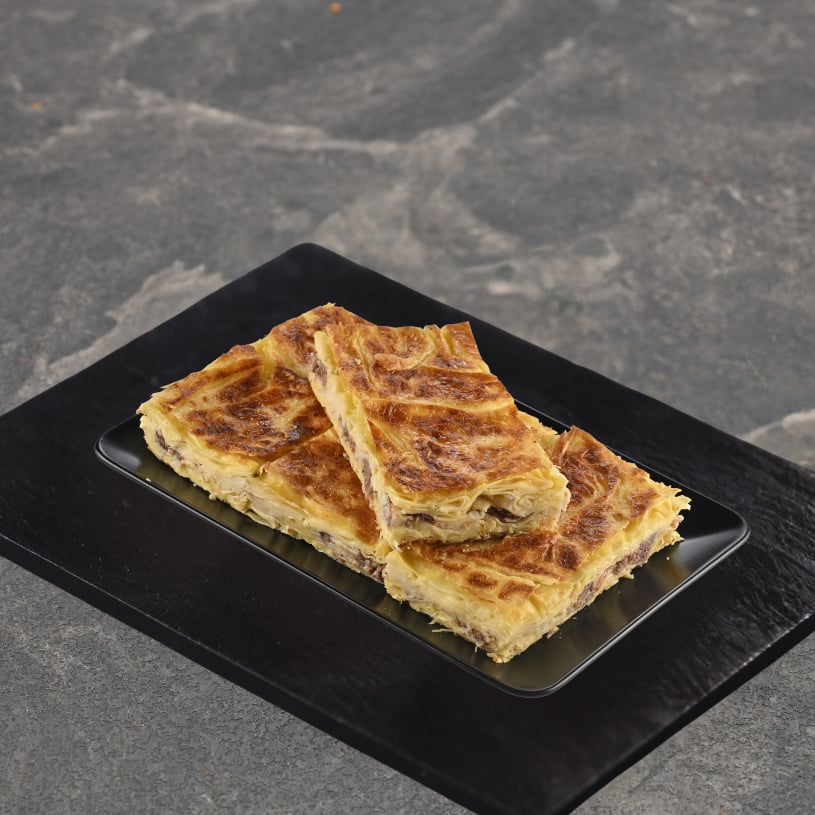 Su Böreği Kavurmalı